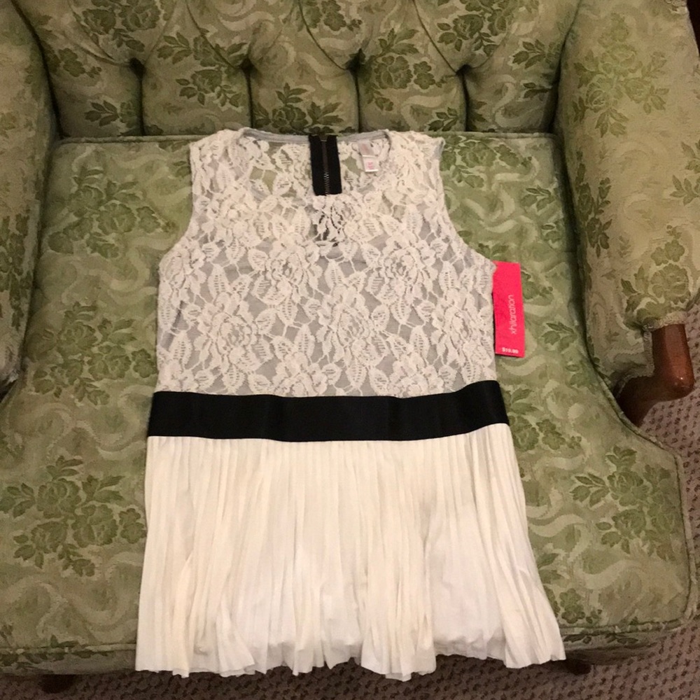 Sleeveless Blouse